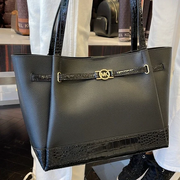 MICHAEL KORS
Reed Large Leather Belted Satchel Shoulder Tote Handbag 
Black - Picture 16 of 16